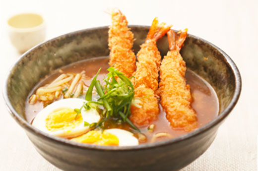 SP33 Soupe de nouilles aux tempura crevettes
